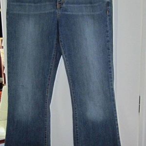 10 Calvin Klein Jeans-Flare-Mid-Rise-Blue-Worn 1ce